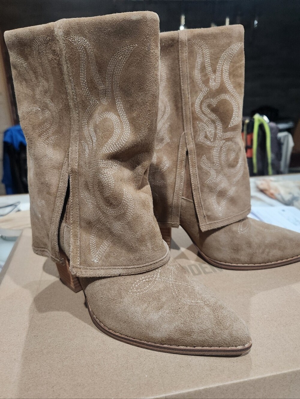 Steve Madden Suede Boots - Taupe Women’s Boots-sz 7.5 - Picture 2 of 3